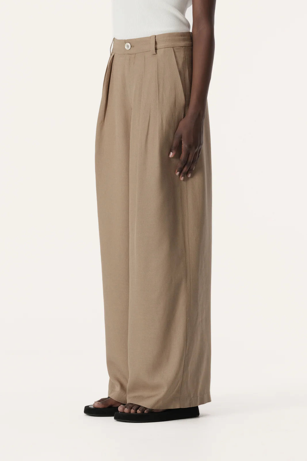 Nina Pant - Malt