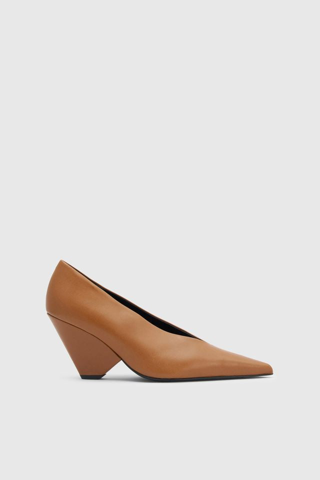 Rhys Pump - Tan