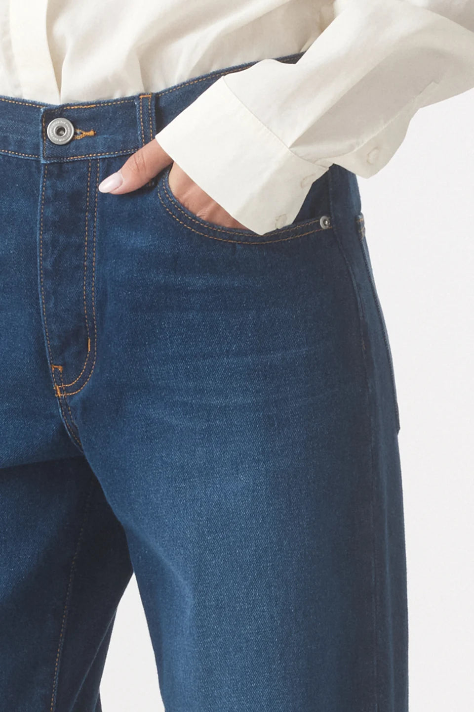 Mid Rise Relaxed Jean