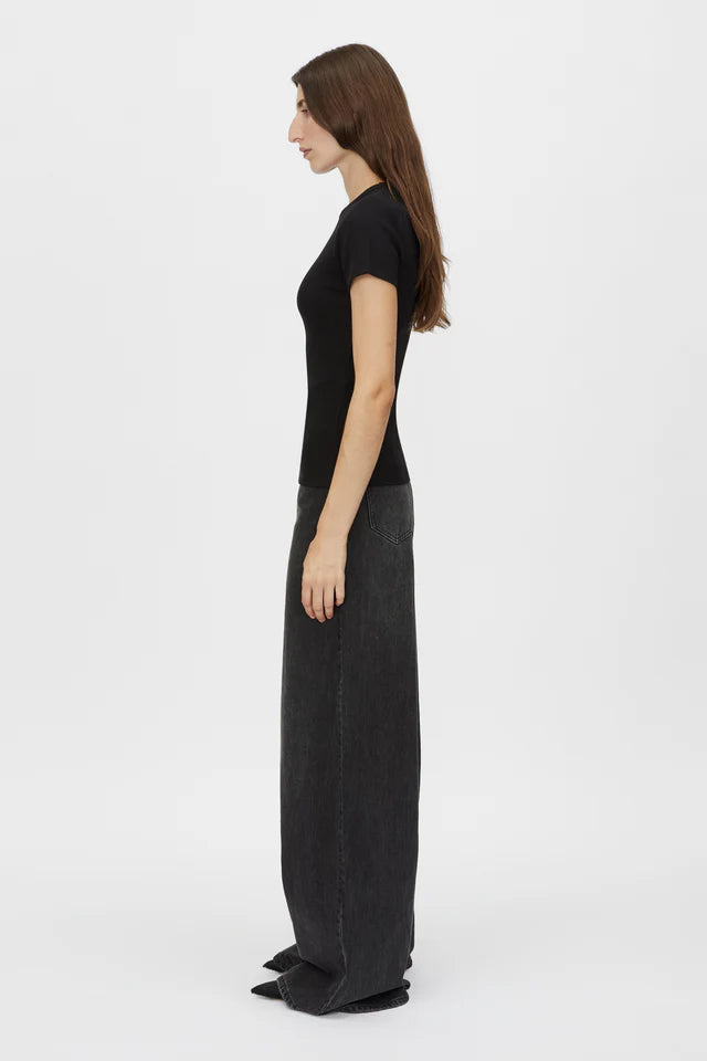Nora Fitted Tee - Black