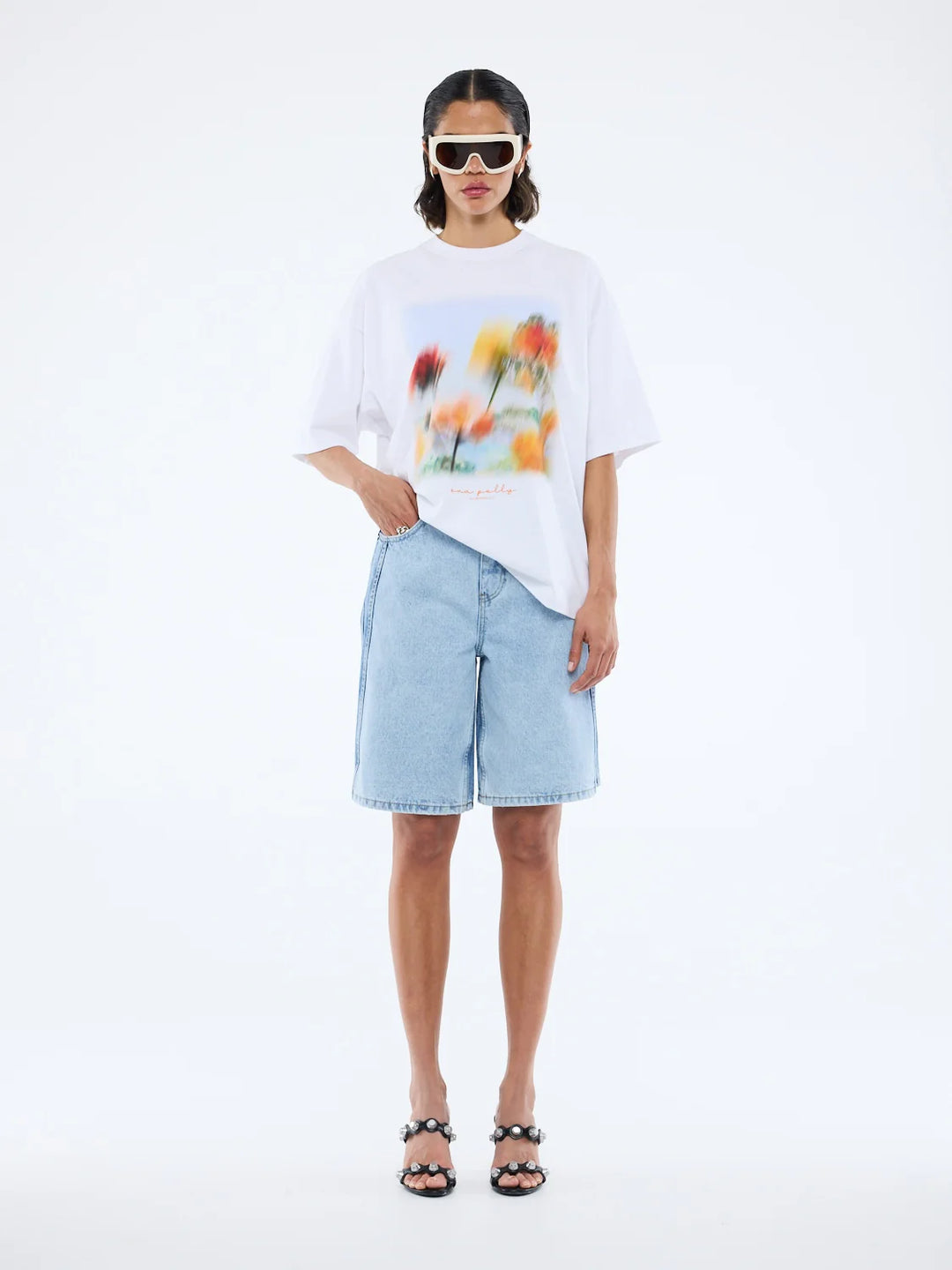 Blurred Daisy Frame Tee - White