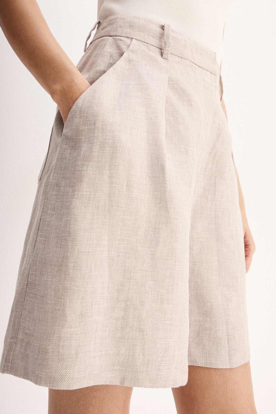 Harlow Short - Natural