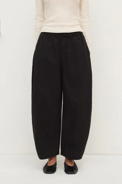 Lola Barrel Pant - Black