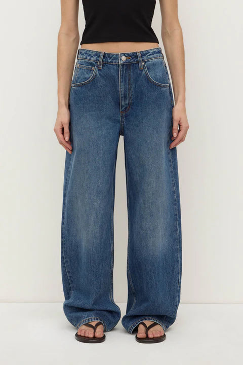 Low Curve Mid Rise Jean - Mid Blue