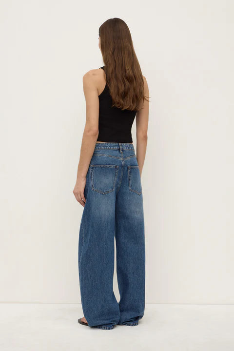 Low Curve Mid Rise Jean - Mid Blue