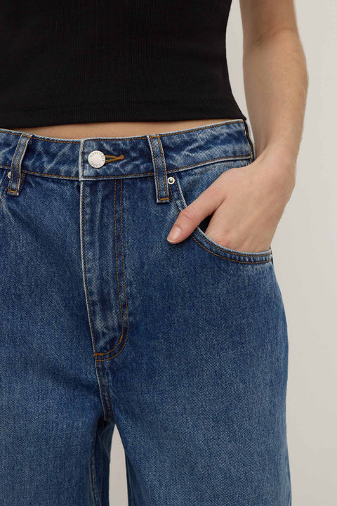 Low Curve Mid Rise Jean - Mid Blue
