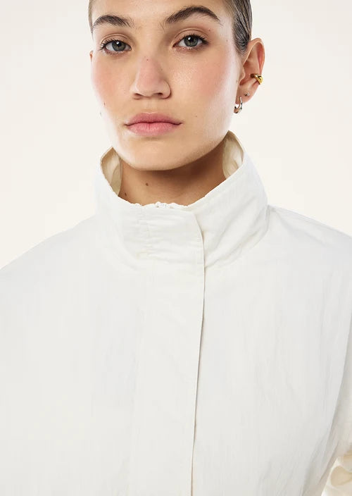 Universal Jacket - Whisper White