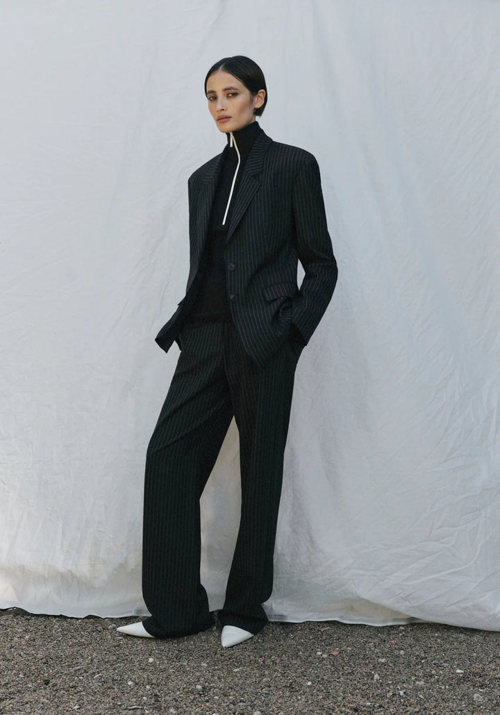 Summit Rib Turtleneck - Black