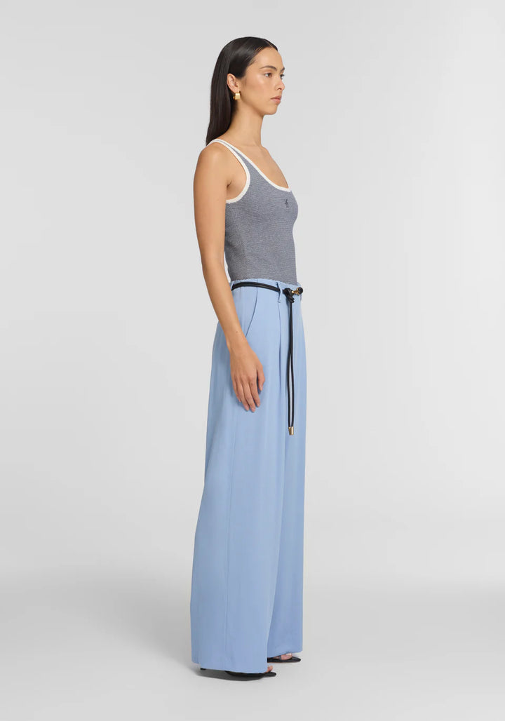 Viktoria & Woods Tank