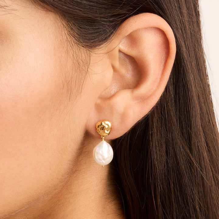 Endless Grace Pearl Drop Earrings Gold