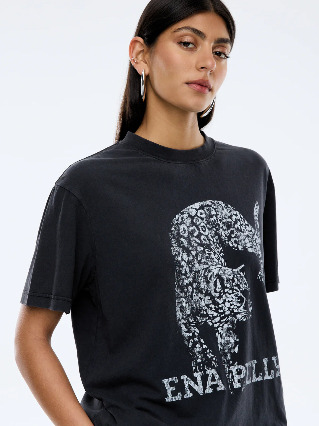 Crawling Leopard Tee - Vintage Black
