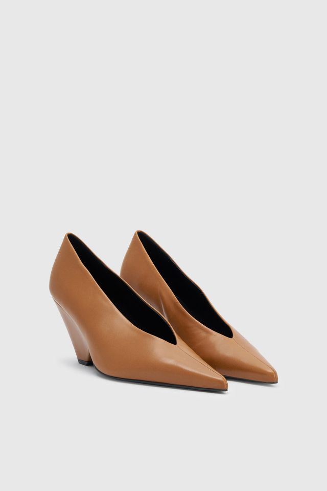 Rhys Pump - Tan