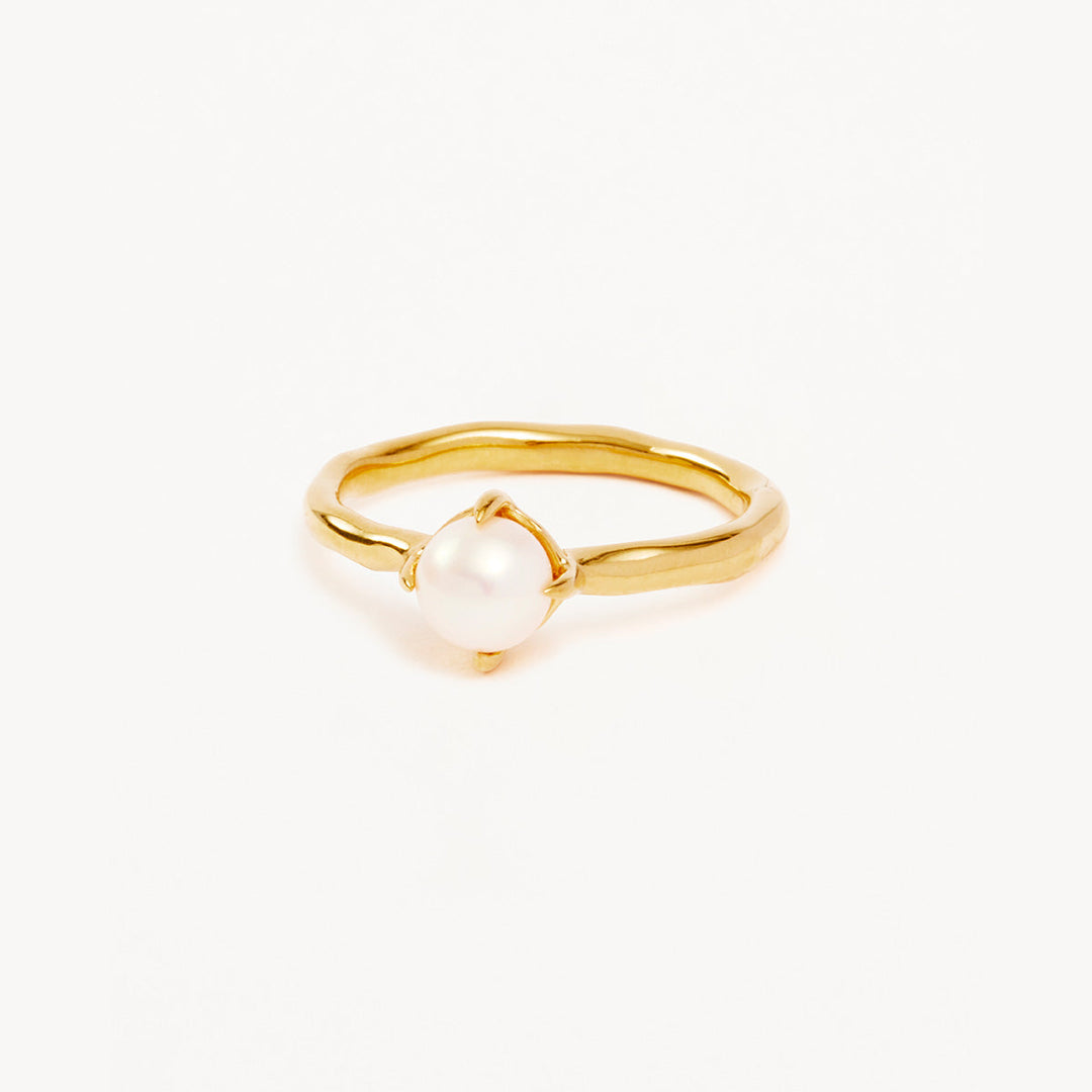 Endless Grace Pearl Ring Gold