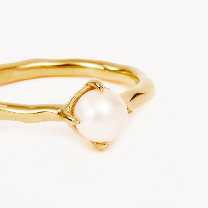 Endless Grace Pearl Ring Gold