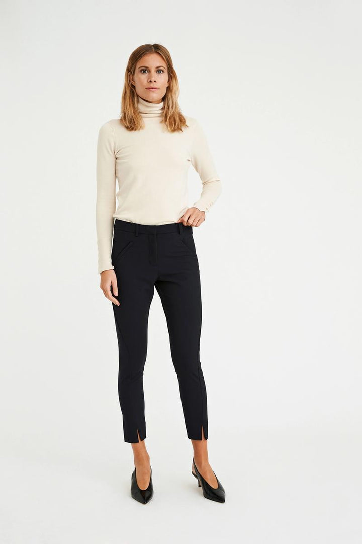 Angelie 285 Split - Glow Black